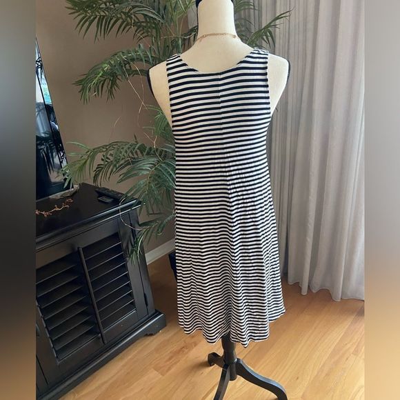 Old Navy Fit and Flare Stripe Sleeveless Dress - Picture 3 of 4